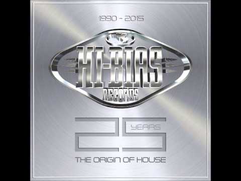 Luca Debonaire,  Michael Fall feat Jodie - Go Deeper