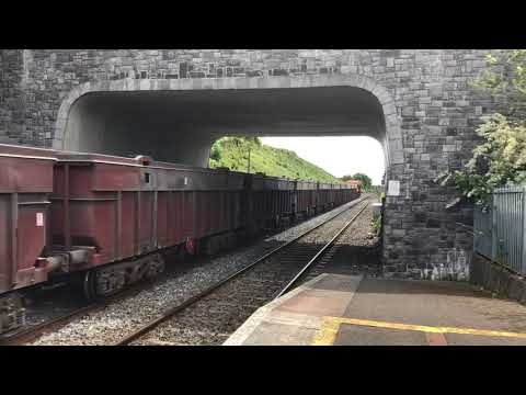 Irish Rail 071 Class Loco 071 + Tara Mines Wagons passes Donabate (21/6/18)