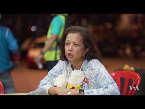 Malaysian PM Fights for Political Survival