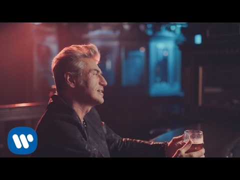 Video per il significato della canzone Ho fatto in tempo ad avere un futuro (che non fosse soltanto per me) di Luciano Ligabue