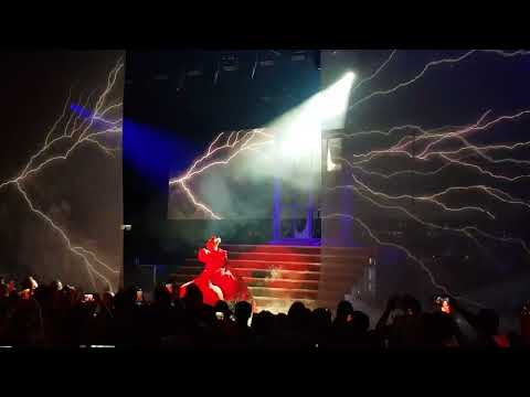 Christina Aguilera - Maria - LIVE in Los Angeles
