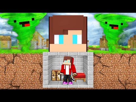 EPIC Minecraft Battle: JJ's Bunker vs Mikey's Tornado