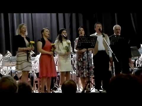 Zůstaň tu s námi, muziko česká