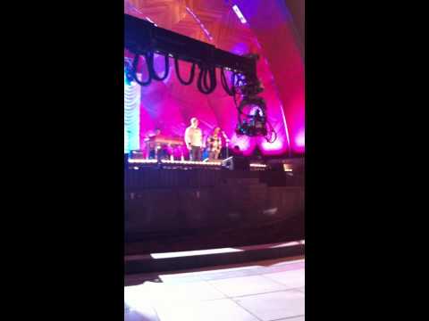 Bird is the Word - Seth MacFarlane - live at the Hatch Shell During a Norah Jones Concert