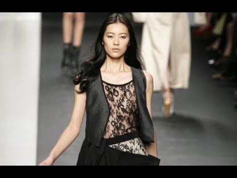 SPORTMAX Spring 2010 Milan - Fashion Channel