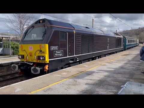Trains - Keighley - 12/03/2022 inc 67005, 67006 DB Charter KGX - Carlisle and Horns and whistles