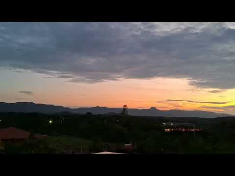 Parque Nacional de Chapada dos Guimarães em Mato Grosso, nascer do Sol no começo de dezembro.