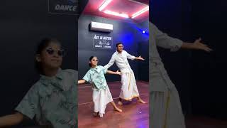 Download lagu Lungi Dance Chennai Express New Video Feat Honey Singh Shahrukh Khan Deepika mp3 Download lagu Lungi Dance Chennai Express New Video Feat Honey Singh Shahrukh Khan Deepika mp3