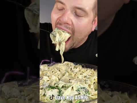 Chicken Alfredo Pasta  #mukbang #asmreating #asmrfood #mukbang #mukbangasmr #asmrmukbang #asmreating