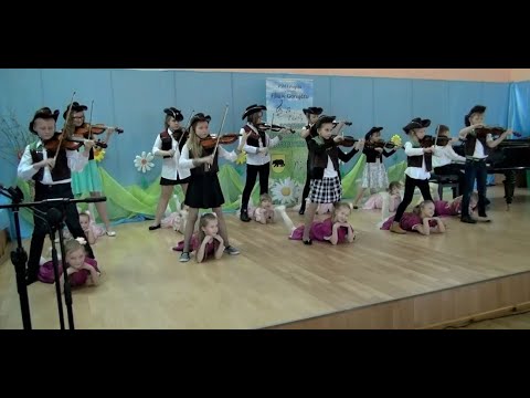 ,,Tańcujacy skrzypek" -Zespól smyczkowy z PSM I st. w Goniądzu  i Mikroklimat GOK- 2015
