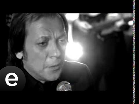 Sönmeyen Bir Şey Var (Akustik) (Recep Aktuğ) Official Music Video #sönmeyenbirşeyvar - Esen Müzik