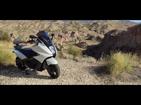 PRUEBA Y OPINION GILERA GP800