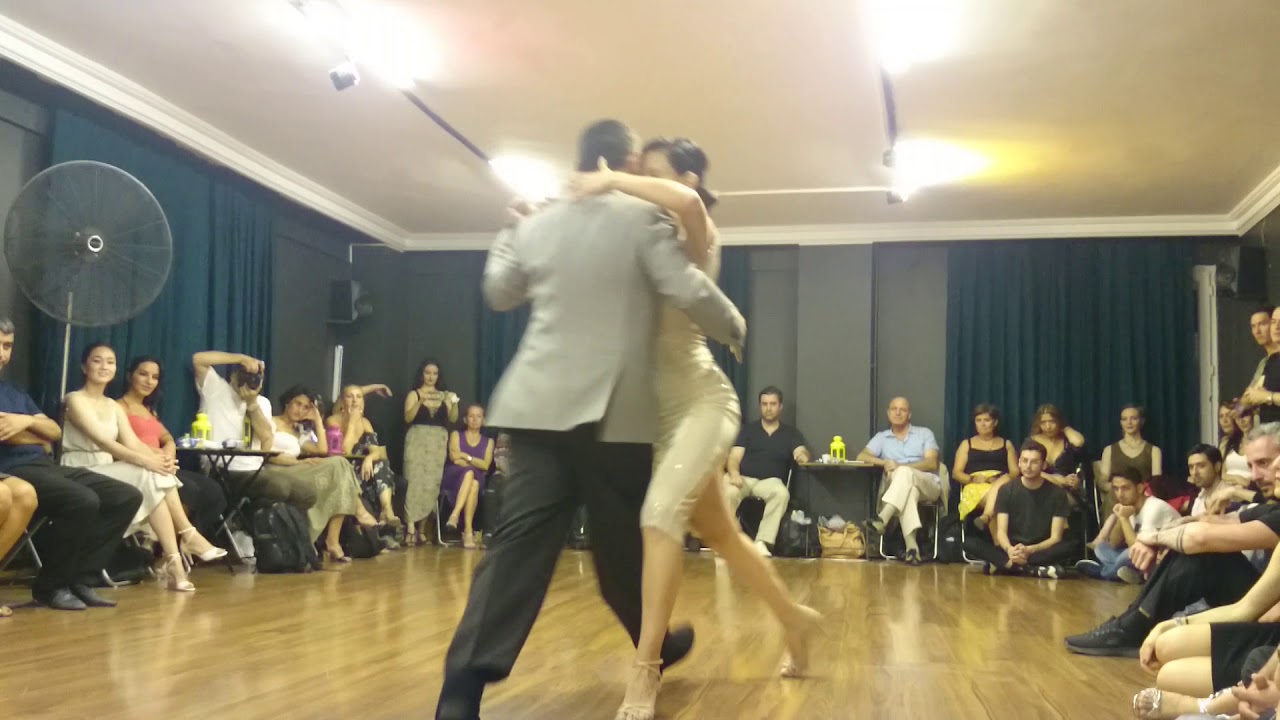 Gökhan Özen & Yağmur Toros. Miedo / Juan D'Arienzo y su Orquesta Típica.  Milonga Perest.