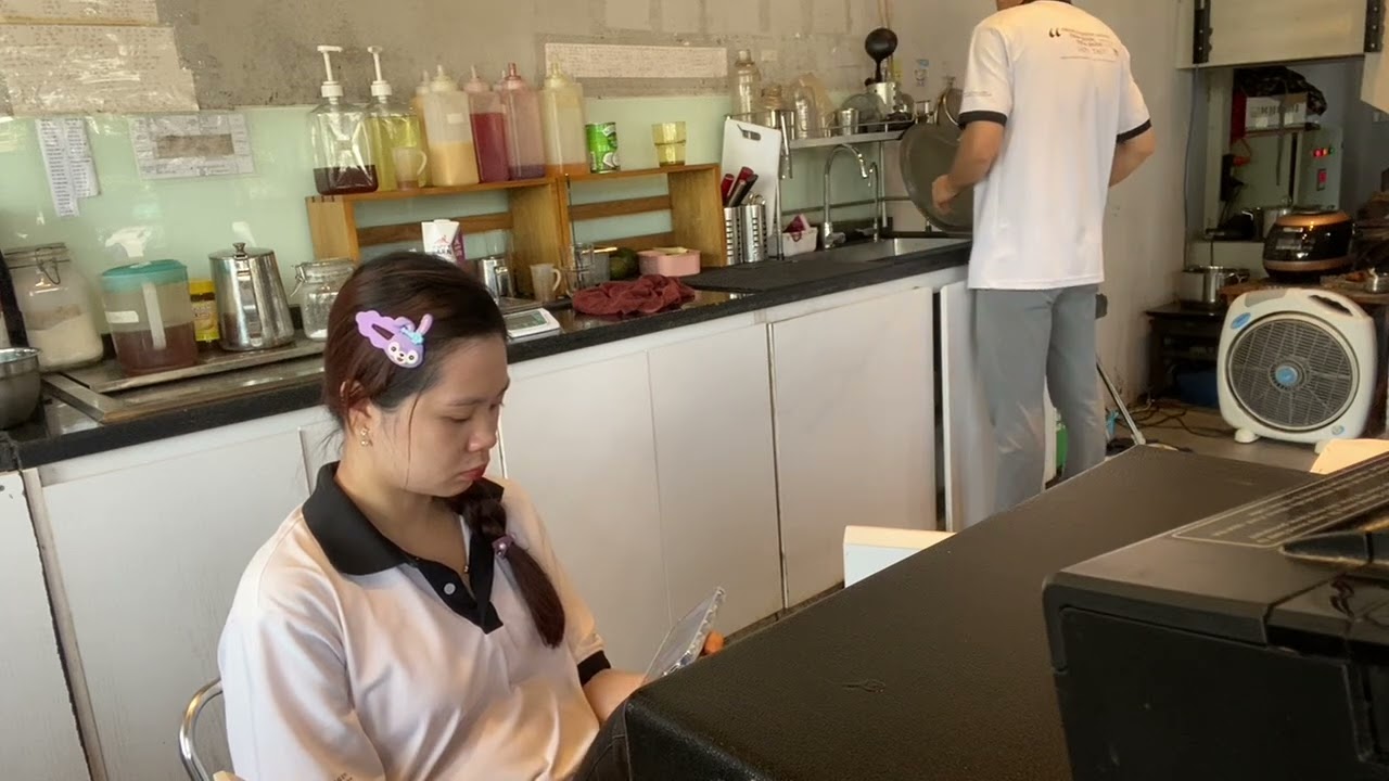 The Power of Visuals: Presentation in Coffee Service