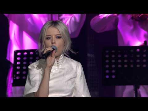 Ruby Frost 'Soviet Snow' and 'Glad I'm Not A Kennedy' (Legacy Award tribute) at the VNZMA's 2013