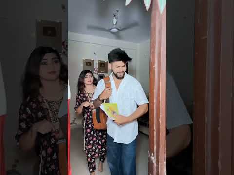 Introducing the "VitaWear SmartBand," a next-generation wearable gadget 🥰Q73🧐☺️😜😘🥳j🎉