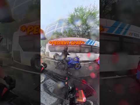 Байкеры попали под град, но помощь пришла от куда не ждали! 🏍️🌧️