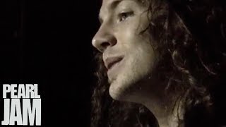 Download lagu Writing 'Daughter' - Pearl Jam Twenty mp3