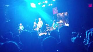 Me First and the Gimme Gimmes - Different Drum (Live)