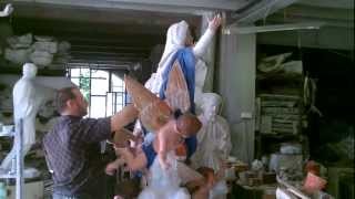 preview picture of video 'Statue nel Comune di Front (Torino) - Colorazione della Madonna Assunta'