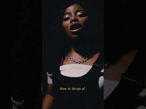 Noël Mio - God First (Portrait Visualiser).