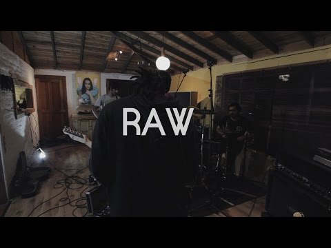 Desnudos En Coma - Raw (Sesión en Vivo)