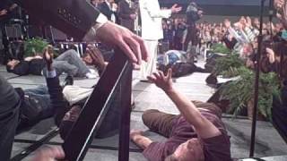 Benny Hinn saves Scott at Seattle Miracle Service 10-31-09