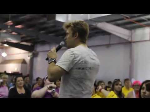 Vic Mignogna - Introduction of Sunday Q&A Supanova 2013, "MAKA!", Concert DVD