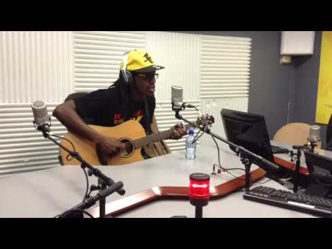 E.sy Kennenga - Chanson Utopiste (Live at Martinique 1ère)