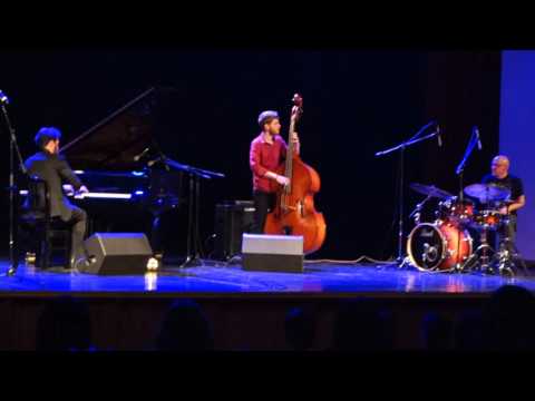 Andrea Manzoni Trio at Cherepovets Philharmonic 10/02/16