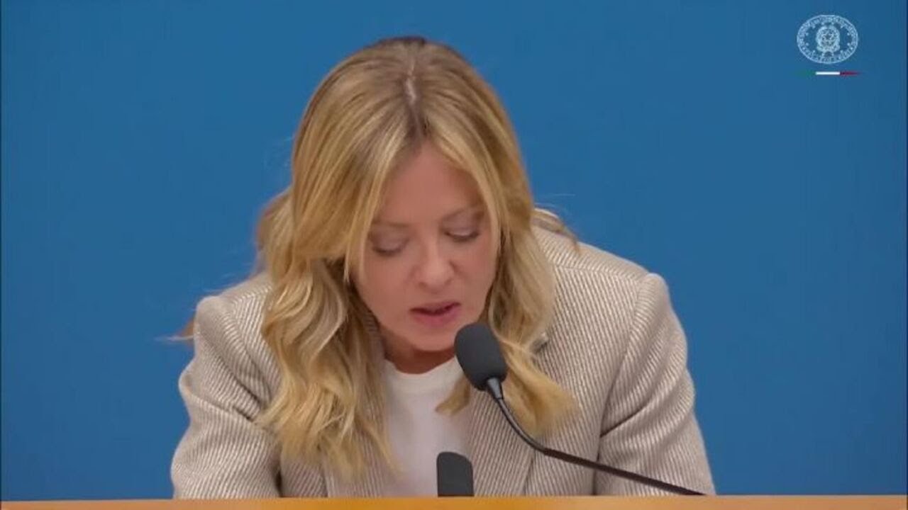 Meloni: Per ridurre emigrazione ragionare su salario di primo ingresso in mondo lavoro