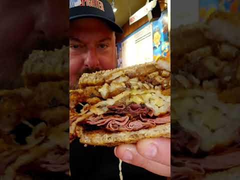 Primanti Bros. Review 🥪 | Pittsburgh, PA