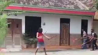 Download lagu Tahan tembakan polisi viral!!!! || status wa lucu || story wa lucu mp3