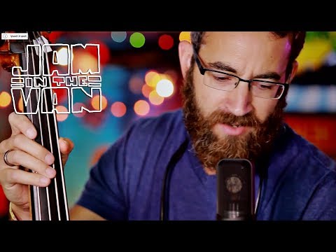 THE TRAVELIN' MCCOURYS - "Travelin'" (Live at High Sierra Festival 2017) #JAMINTHEVAN