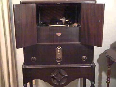 VINCENT LOPEZ - WHAT DO YOU DO SUNDAY, MARY - ROARING 20'S VICTROLA RADIOLA