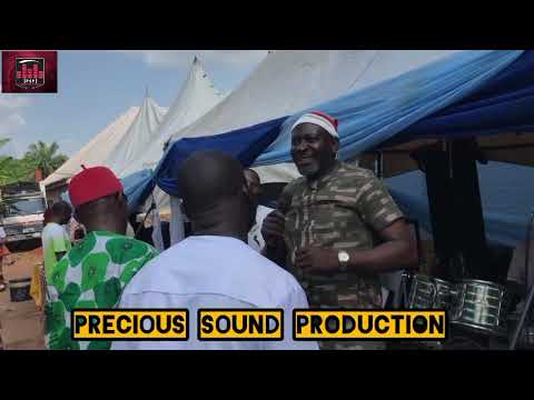 Shama melody live on stage