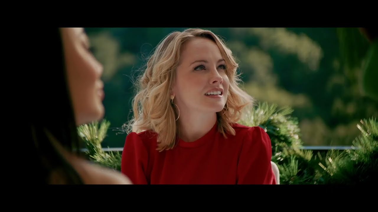 Holiday Twist Trailer Thumbnail