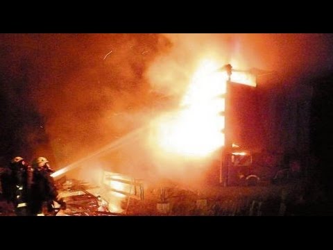 Fahrer trennt brennenden Auflieger