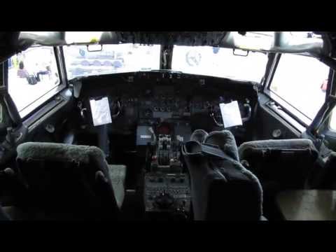 Boeing 727 Cockpit