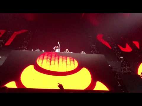 The Chainsmokers Live at Countdown NYE 2016