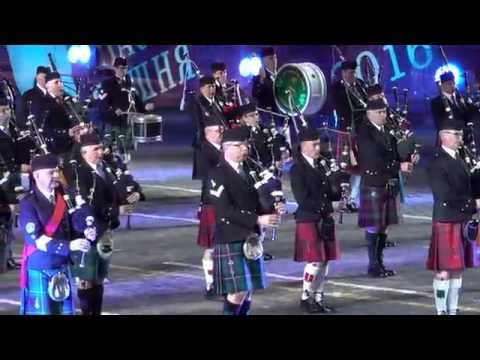 Scotland performs at Spasskaya Tower 2016 Military tattoo 9-3-2016
