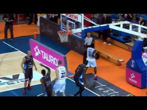 Blok Darriusa Garretta - BM Slam Stal Ostrów Wielkopolski