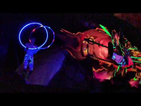 Vini Cirque • Manipulação com bambolês de led @ Mark Day - Pulsar Festival 2018 / Parte 1