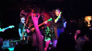Psychedelic Furs perform &quot;Here Come Cowboys&quot; at White Rabbit San Antonio