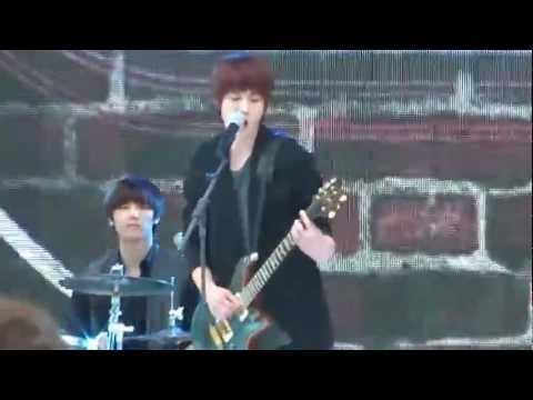 [직캠] CNBLUE - 120814 2012 국민 대축제 ♪ Hey You(+리허설)