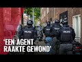Politie lost schoten op automobilist die inreed op agenten
