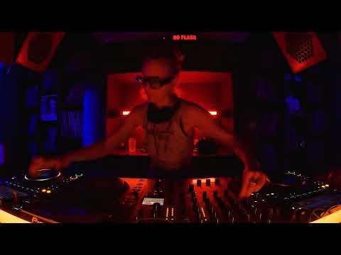 TOPAZdeluxe and Banger TV