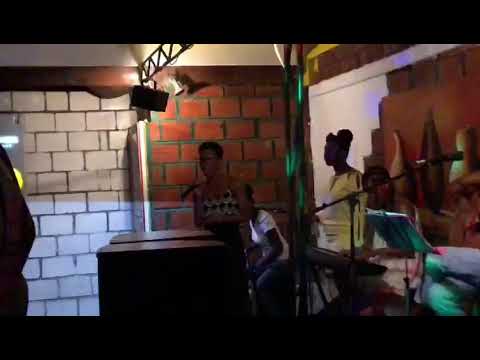 Banda Ukãin Back to Black