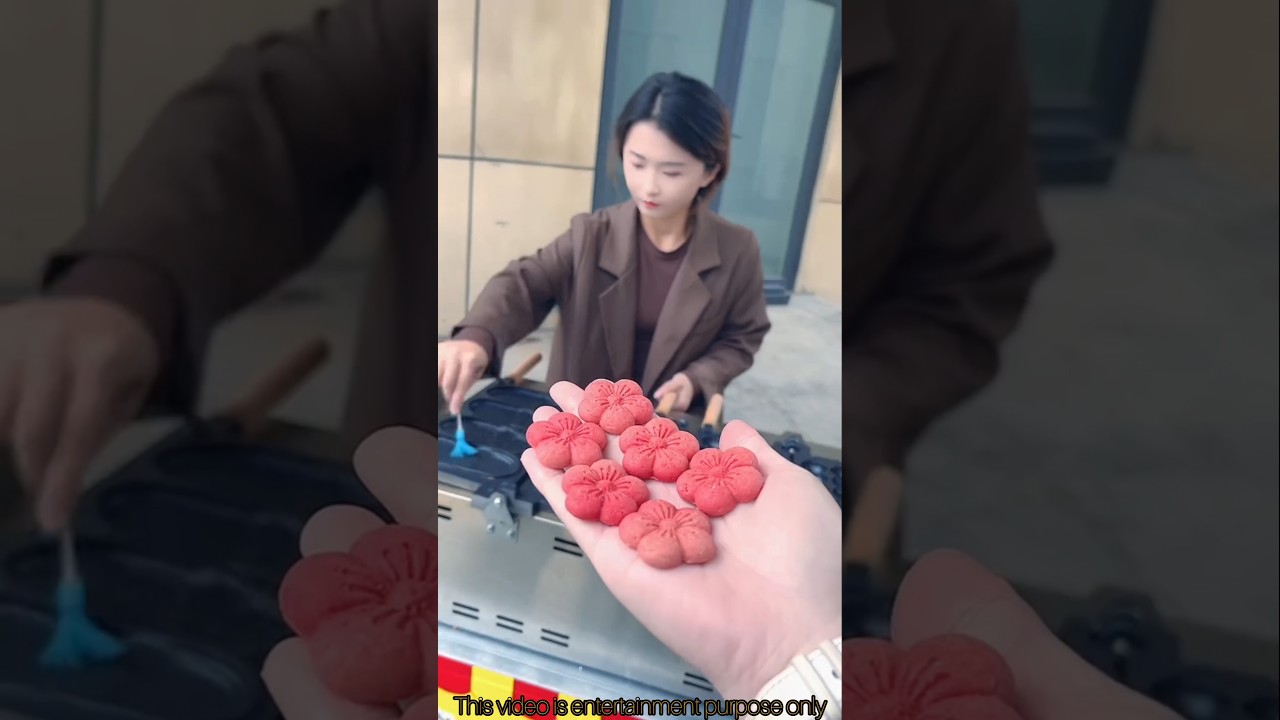 Today the shopkeeper make a flower🌺 cake 🍰 for me #shortsfeed #shorts