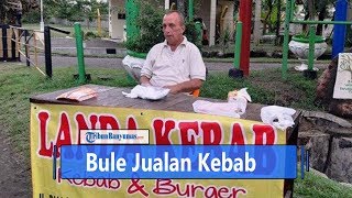 Viral Bule Jualan Kebab di Cilacap, Ini Jawabnya Ditanya Kenapa Pilih Tinggal di Indonesia